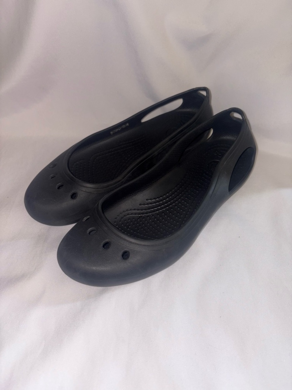 Crocs Black Flats Women’s Size 8 Slip On Lightweight Comfort Shoes